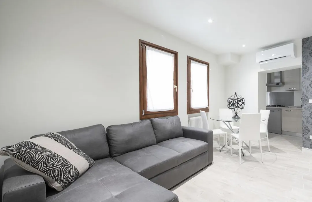 Apartments In San Marco With Canal View By Wonderful Italy-1