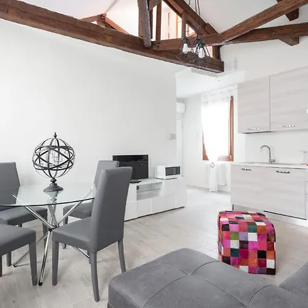 Apartments In San Marco With Canal View By Wonderful Italy-2